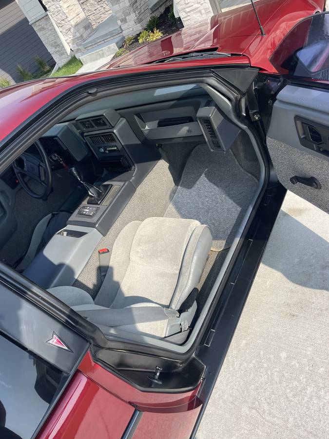 Pontiac-Fiero-formula-1988-6