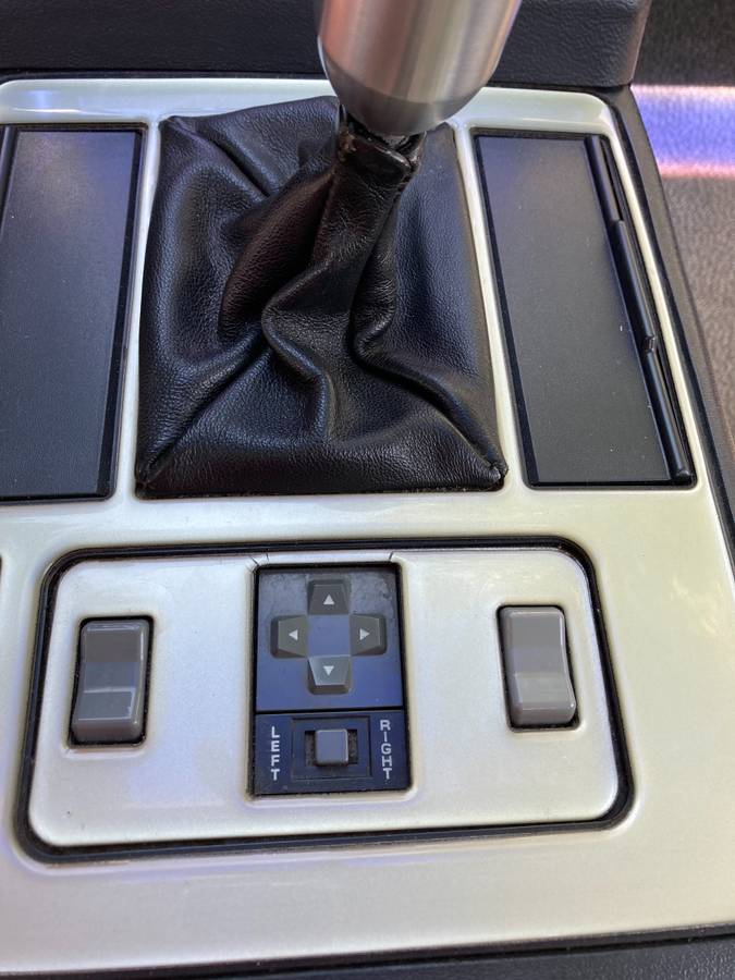 Pontiac-Fiero-gt-1985-white-10