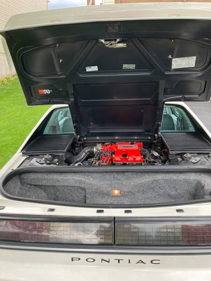 Pontiac-Fiero-gt-1985-white-19