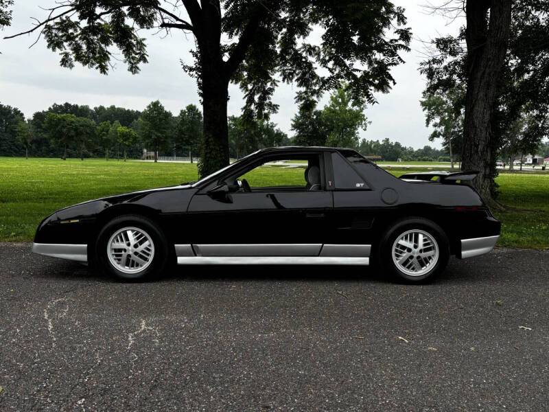 Pontiac-Fiero-gt-1986-11