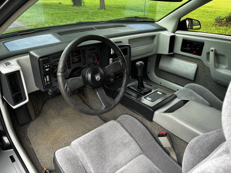 Pontiac-Fiero-gt-1986-16