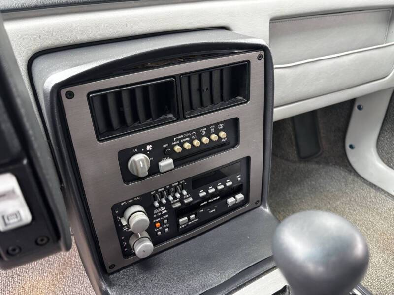 Pontiac-Fiero-gt-1986-19