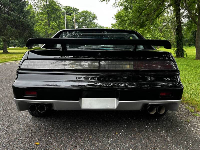 Pontiac-Fiero-gt-1986-3
