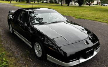 Pontiac-Fiero-gt-1986-8