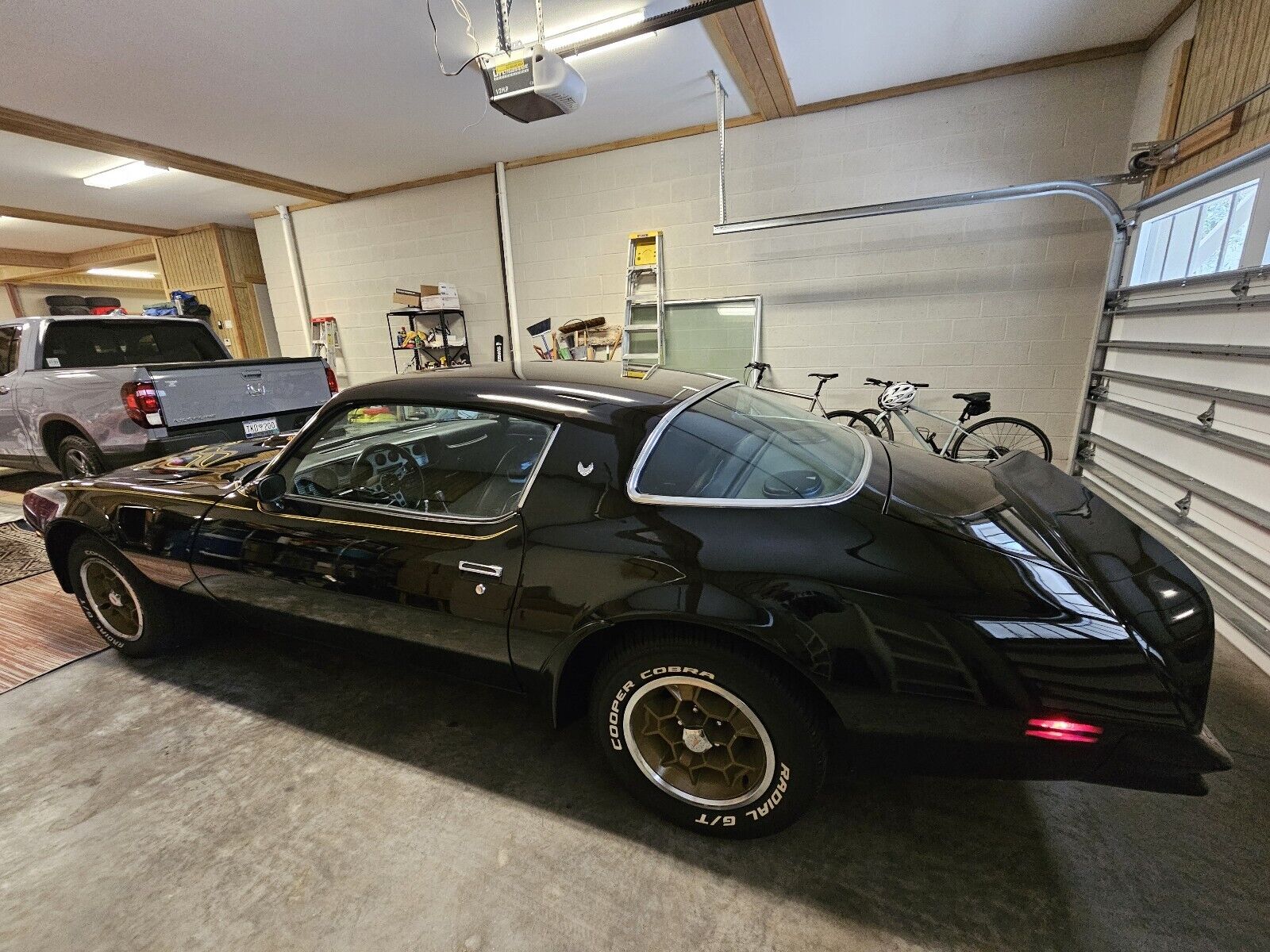 Pontiac-Firebird-1976-Coupe-38