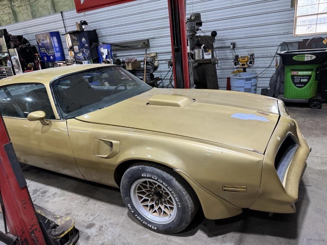 Pontiac-Firebird-1978-Coupe
