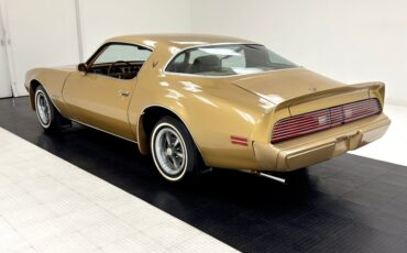 Pontiac-Firebird-1979-Coupe-2