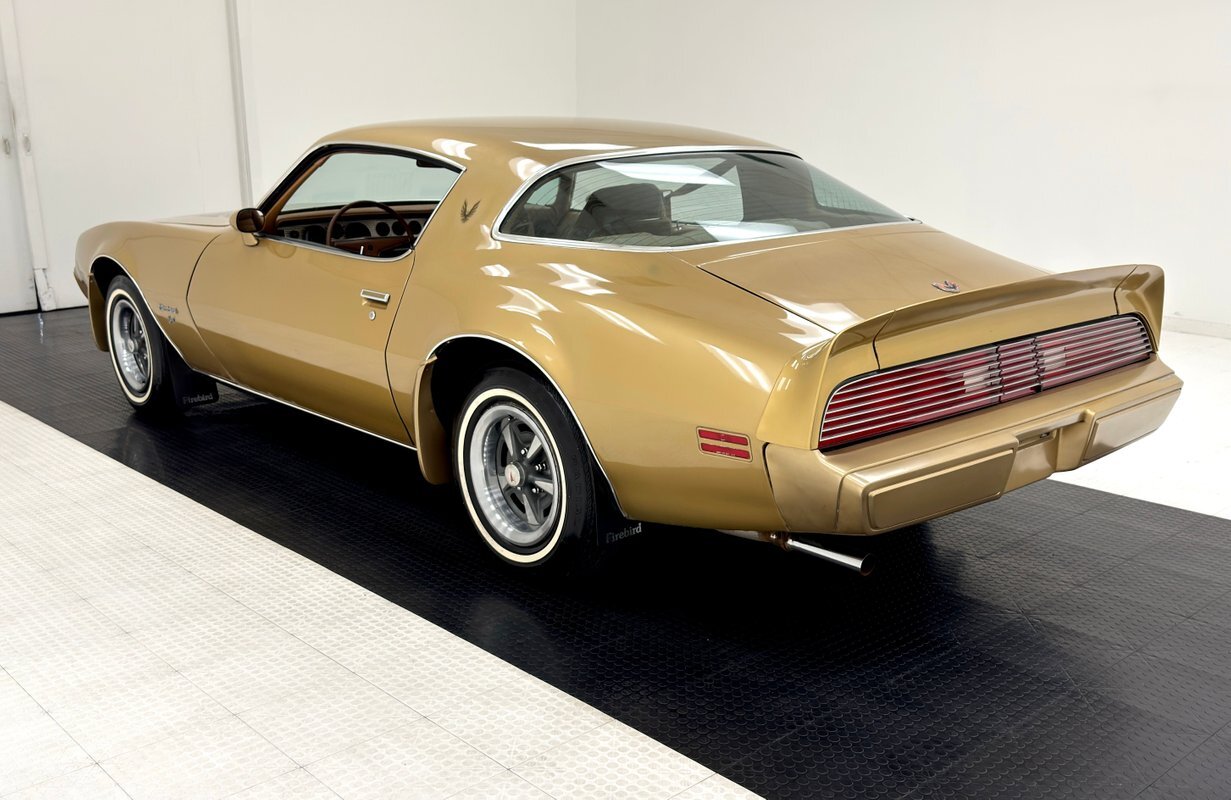 Pontiac-Firebird-1979-Coupe-2