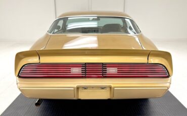 Pontiac-Firebird-1979-Coupe-3