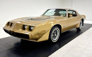 Pontiac-Firebird-1979-Coupe