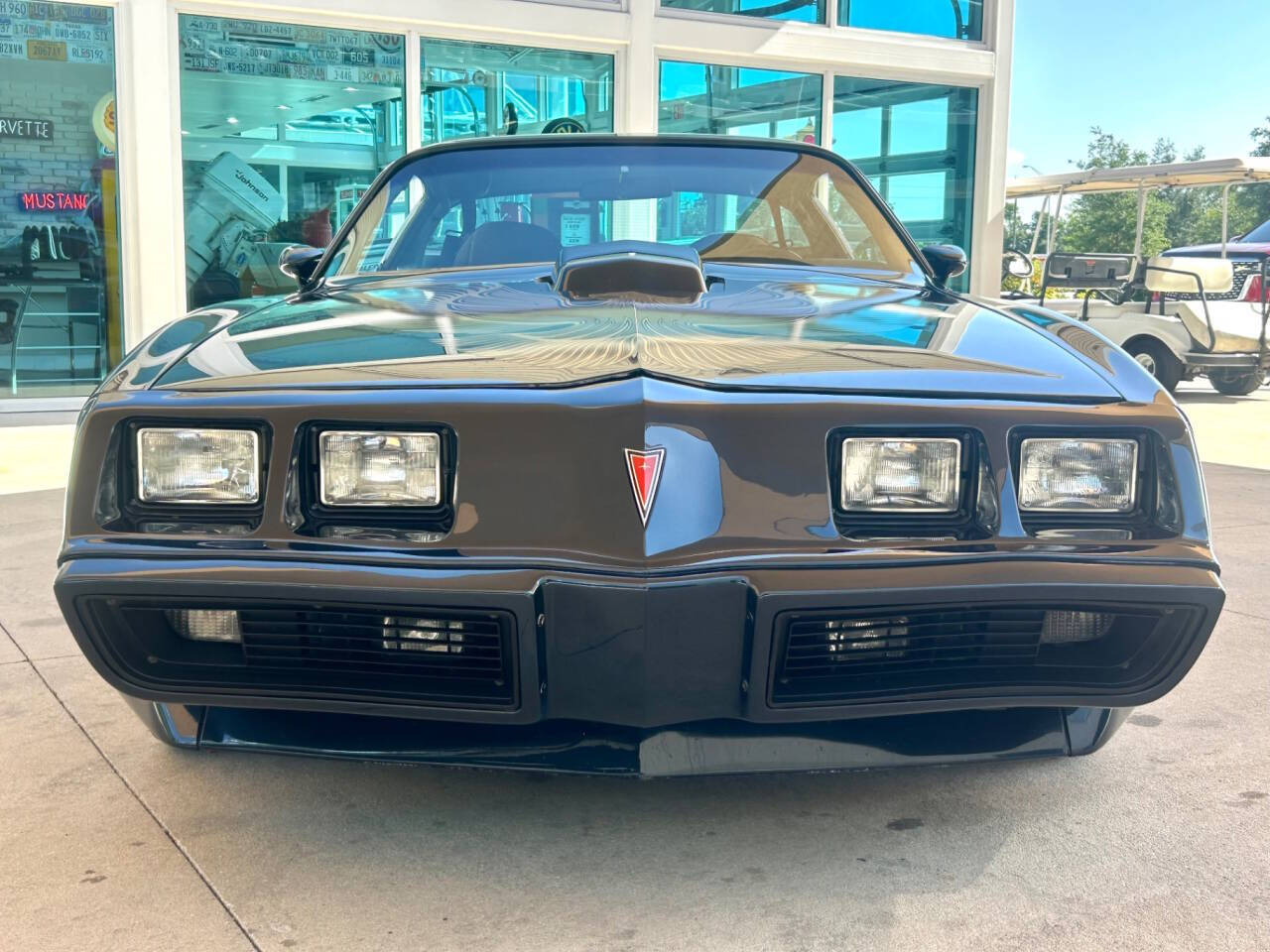 Pontiac-Firebird-1981-Coupe-1