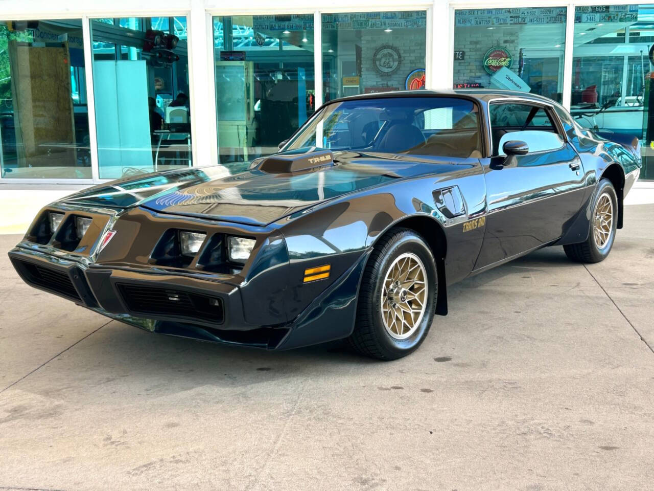 Pontiac-Firebird-1981-Coupe-11