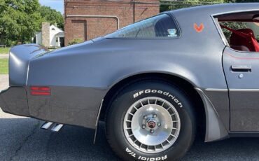 Pontiac-Firebird-1981-Coupe-11