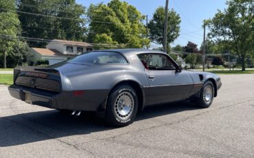 Pontiac-Firebird-1981-Coupe-12
