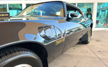 Pontiac-Firebird-1981-Coupe-13