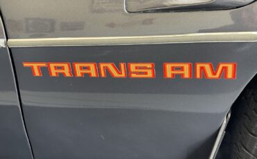 Pontiac-Firebird-1981-Coupe-28