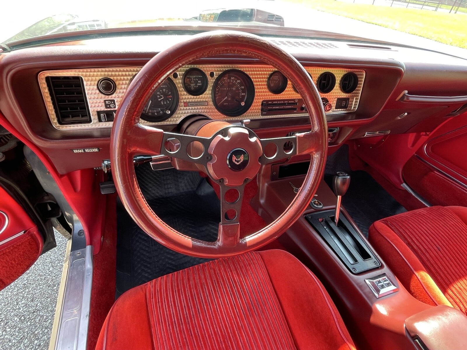 Pontiac-Firebird-1981-Coupe-37