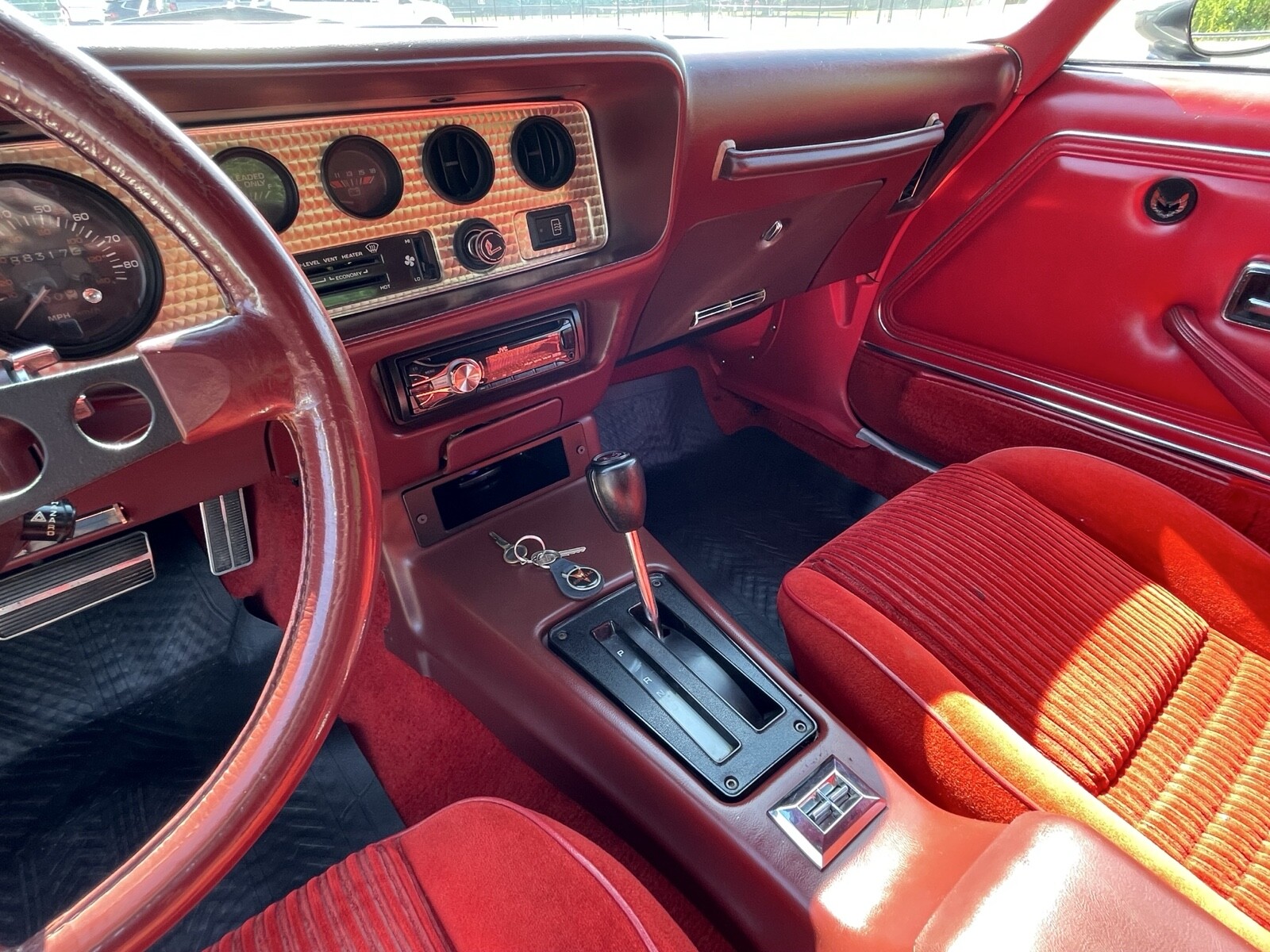 Pontiac-Firebird-1981-Coupe-38