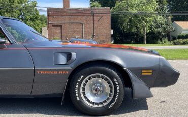 Pontiac-Firebird-1981-Coupe-9