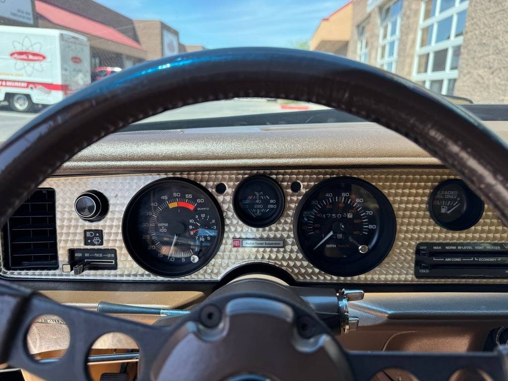 Pontiac-Firebird-1981-black-10