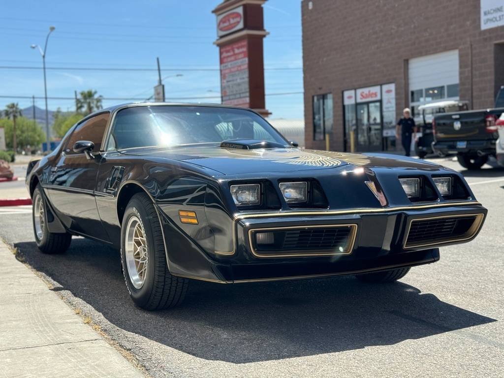 Pontiac-Firebird-1981-black-2