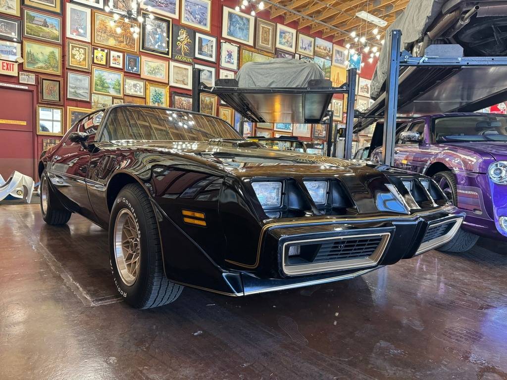 Pontiac-Firebird-1981-black-7