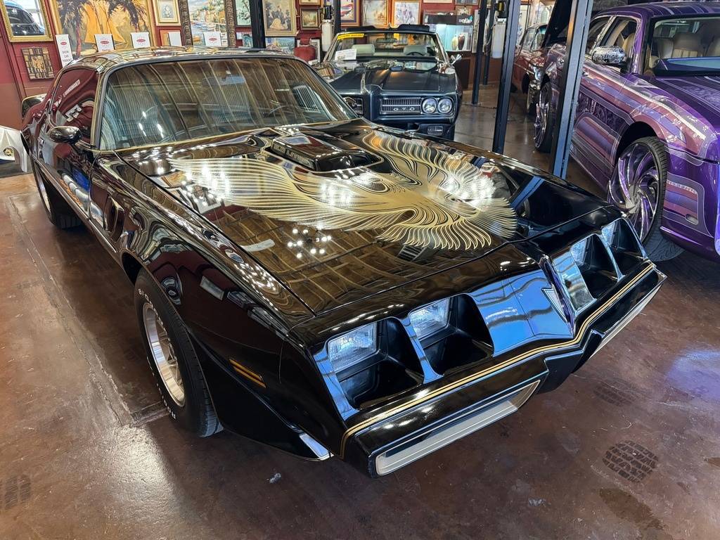 Pontiac-Firebird-1981-black-8