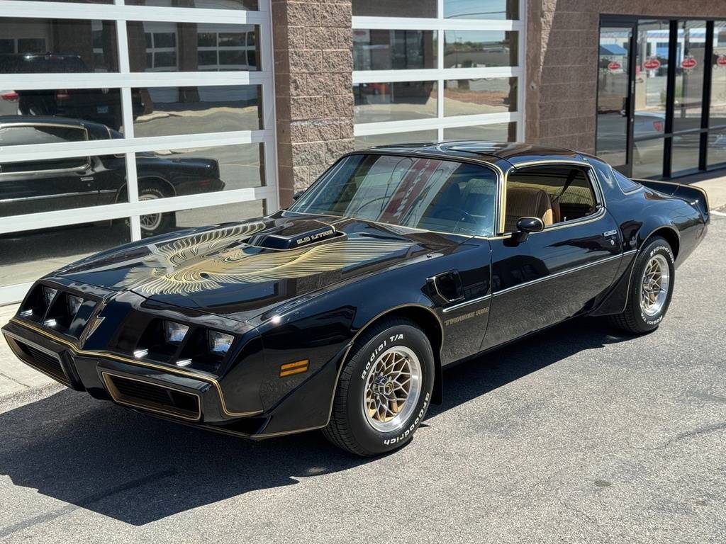Pontiac Firebird  1981 black