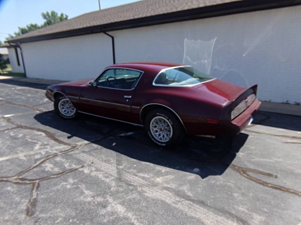 Pontiac-Firebird-1981-red-4