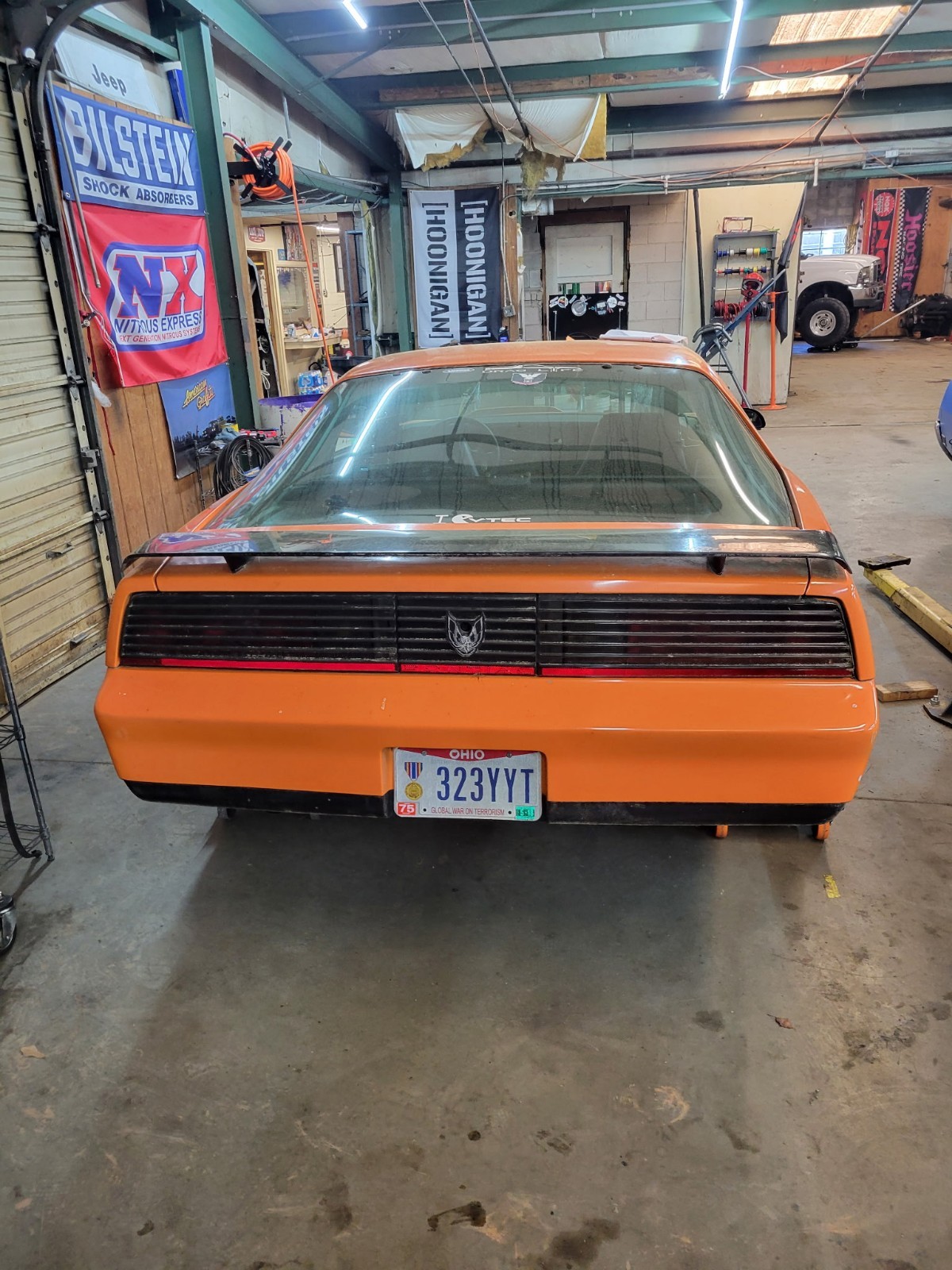 Pontiac-Firebird-1983-Coupe-2