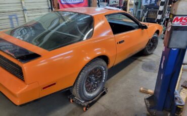 Pontiac-Firebird-1983-Coupe-3