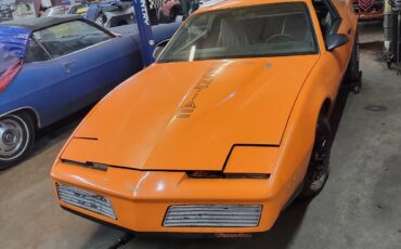 Pontiac-Firebird-1983-Coupe