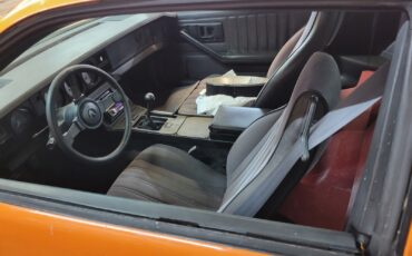 Pontiac-Firebird-1983-Coupe-4