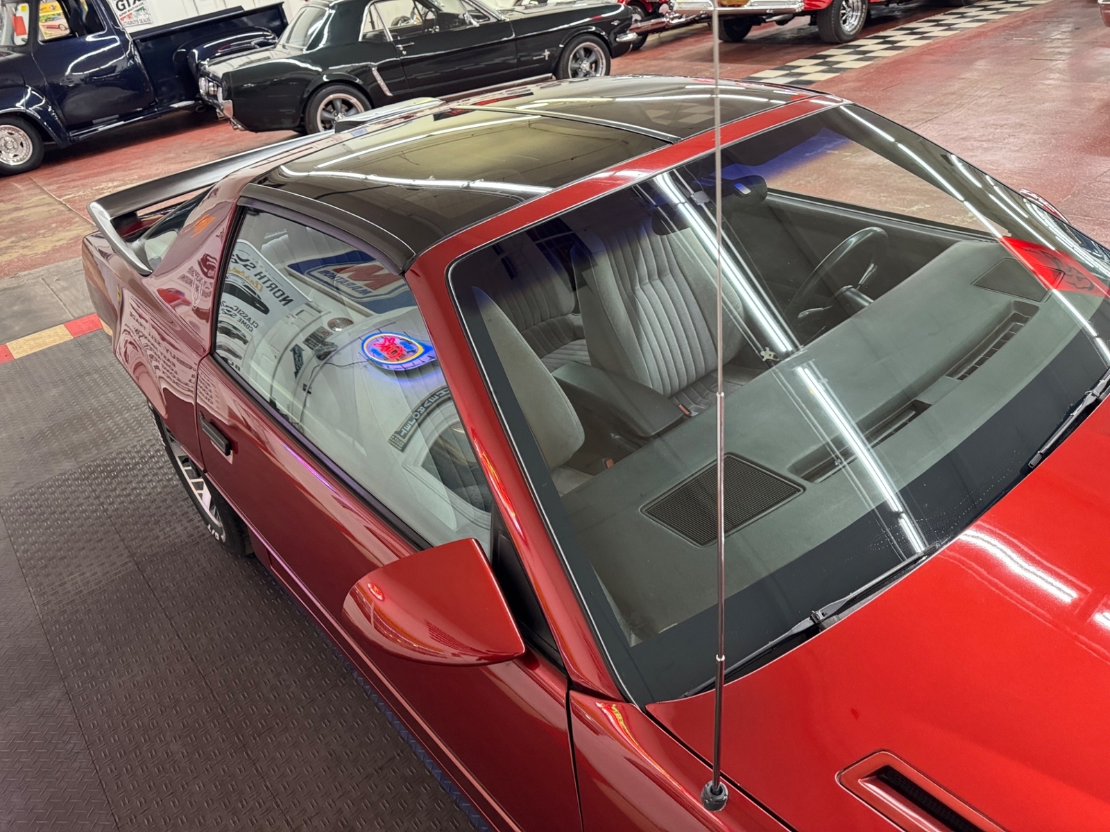 Pontiac-Firebird-1986-Hatchback-11