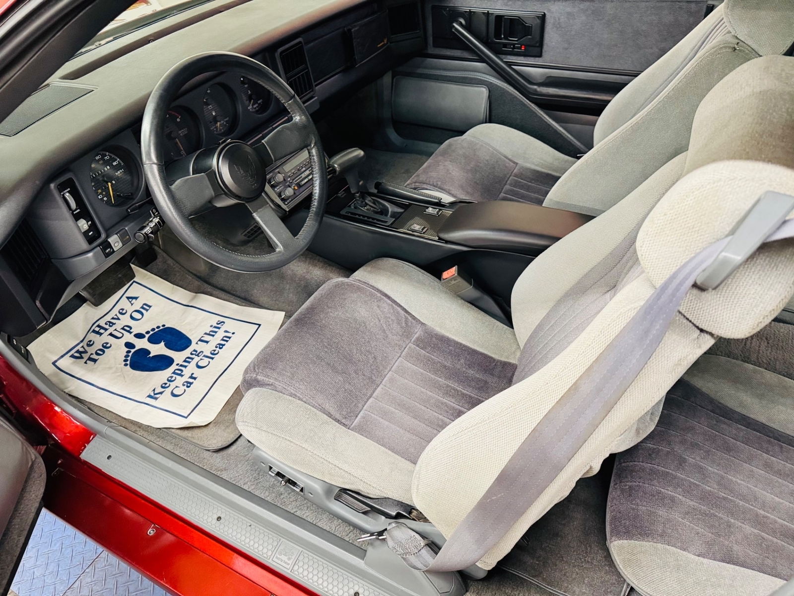 Pontiac-Firebird-1986-Hatchback-14