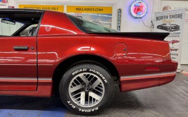 Pontiac-Firebird-1986-Hatchback-21