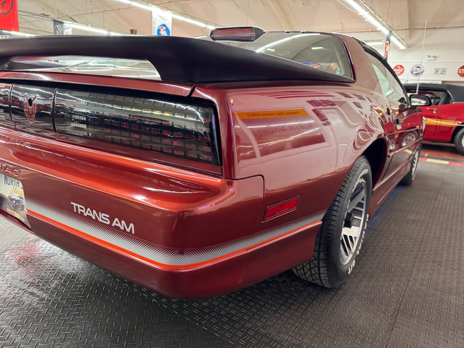 Pontiac-Firebird-1986-Hatchback-28
