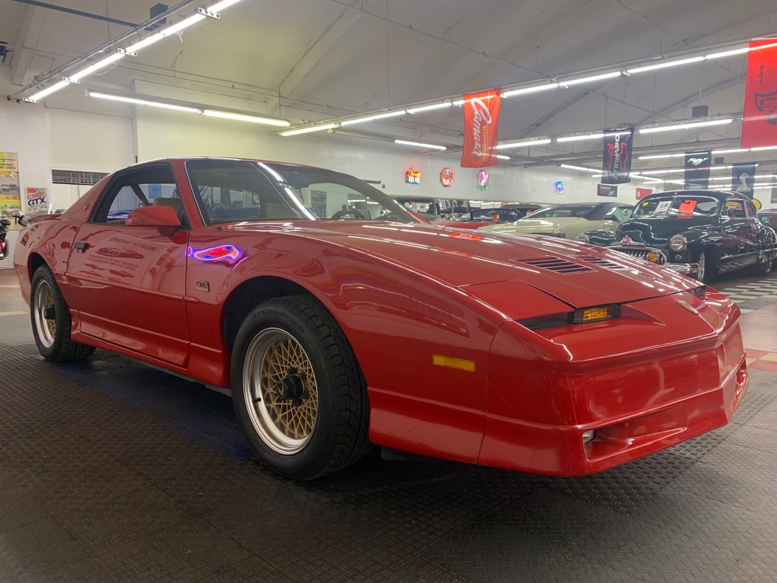 Pontiac-Firebird-1987-2-door-10