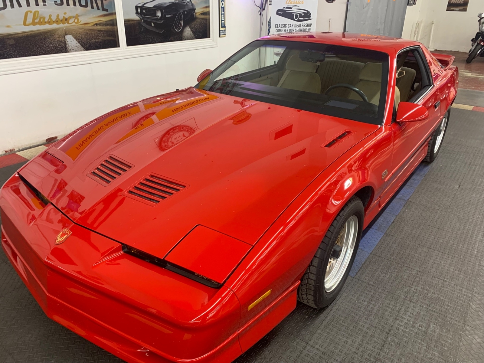 Pontiac-Firebird-1987-2-door-3