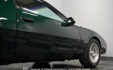 Pontiac-Firebird-1991-Hatchback-32