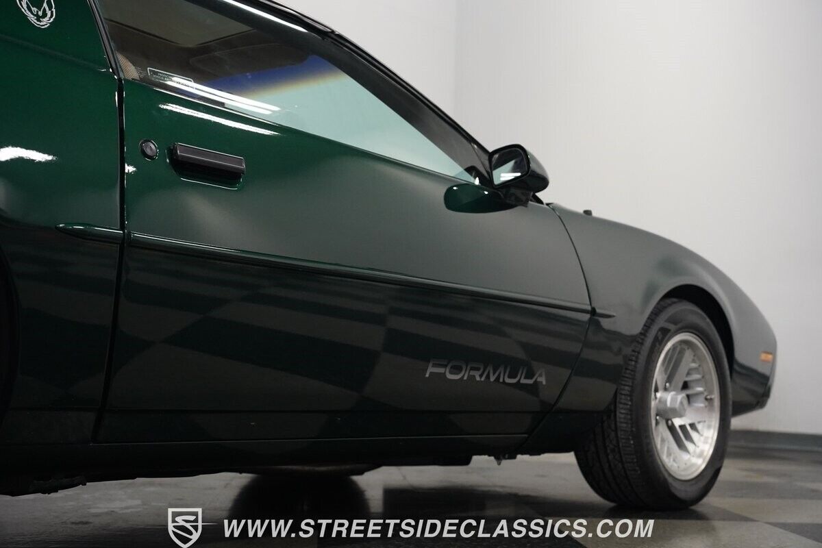 Pontiac-Firebird-1991-Hatchback-32