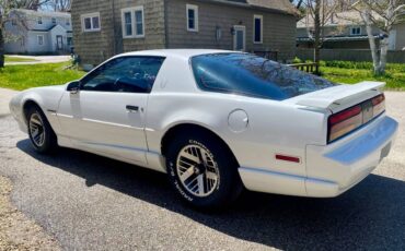 Pontiac-Firebird-1991-white-1