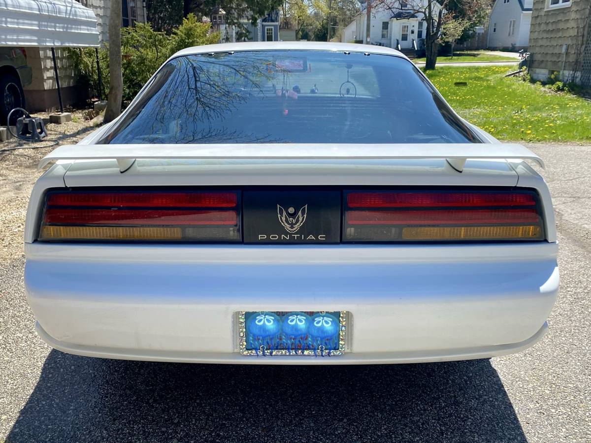 Pontiac-Firebird-1991-white-2