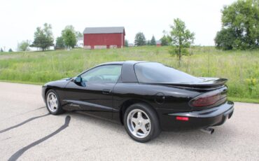 Pontiac-Firebird-1993-Hatchback-1