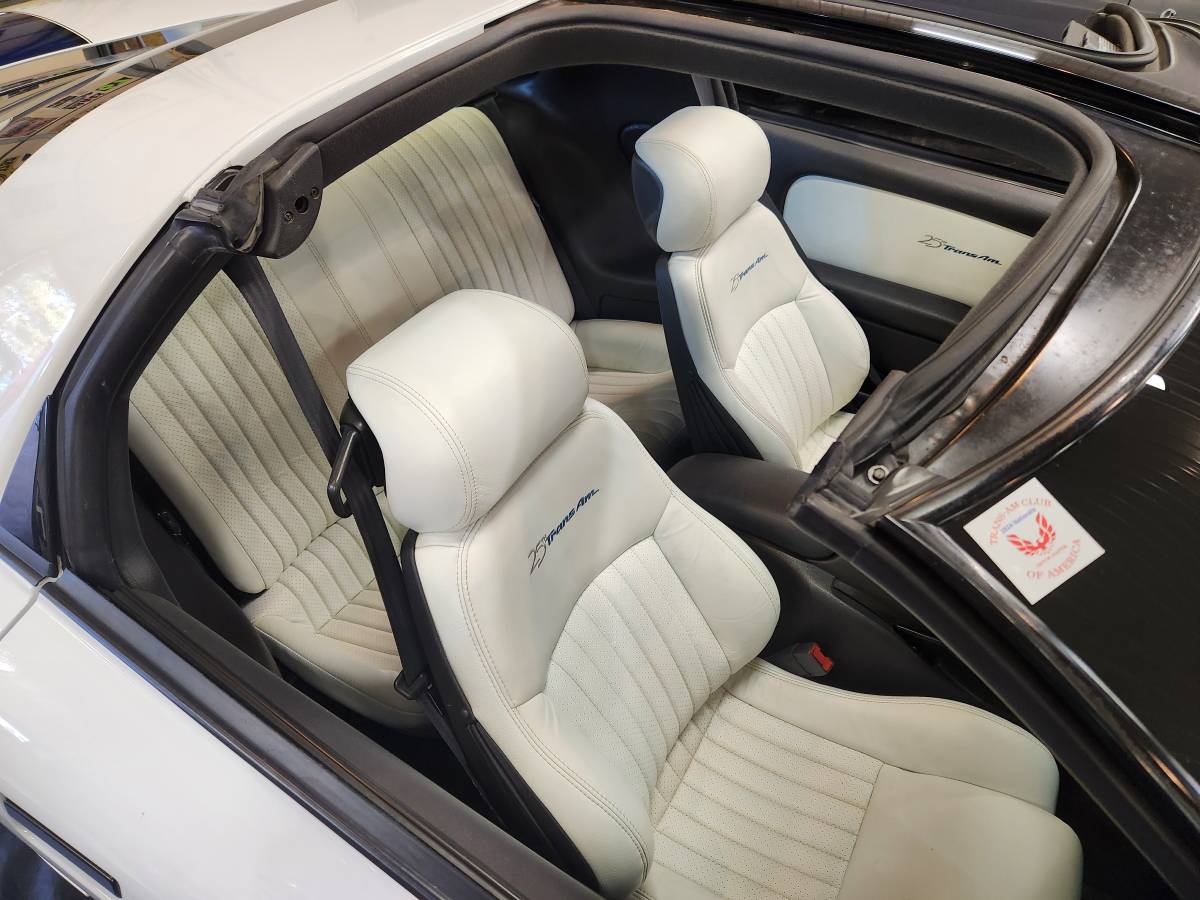 Pontiac-Firebird-1994-white-3