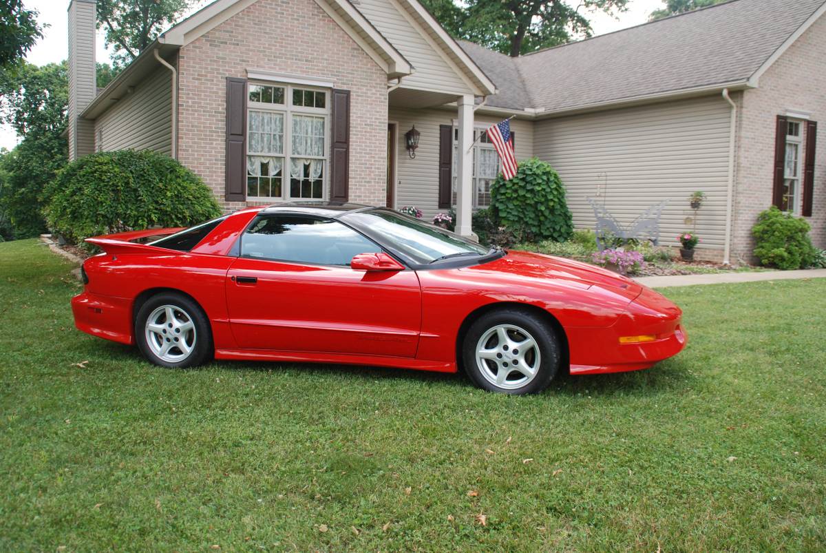 Pontiac-Firebird-trans-am-1995-red-1