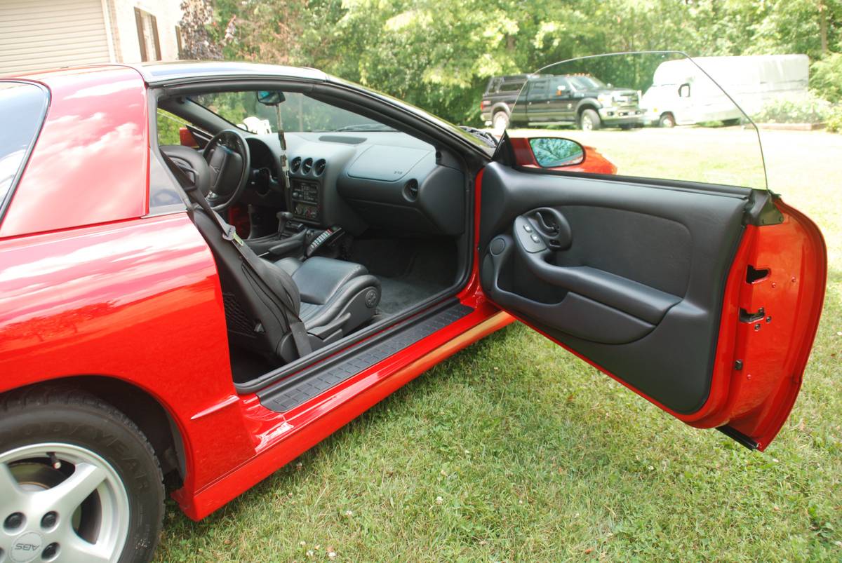 Pontiac-Firebird-trans-am-1995-red-11