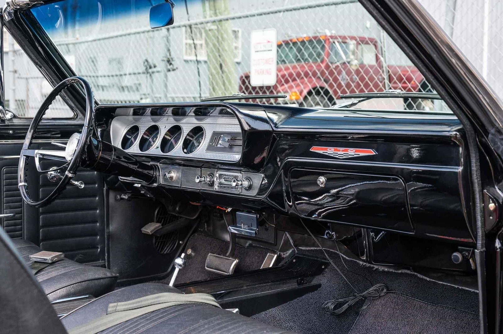 Pontiac-GTO-1964-2-Door-11