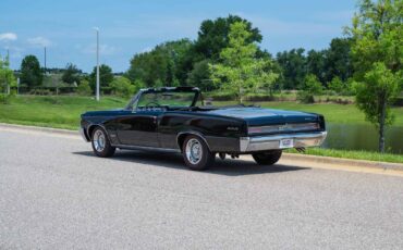 Pontiac-GTO-1964-2-Door-3