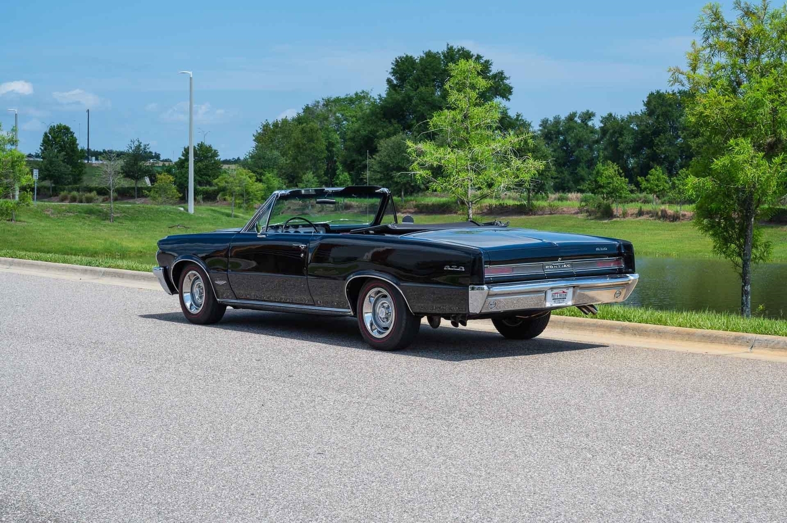 Pontiac-GTO-1964-2-Door-3